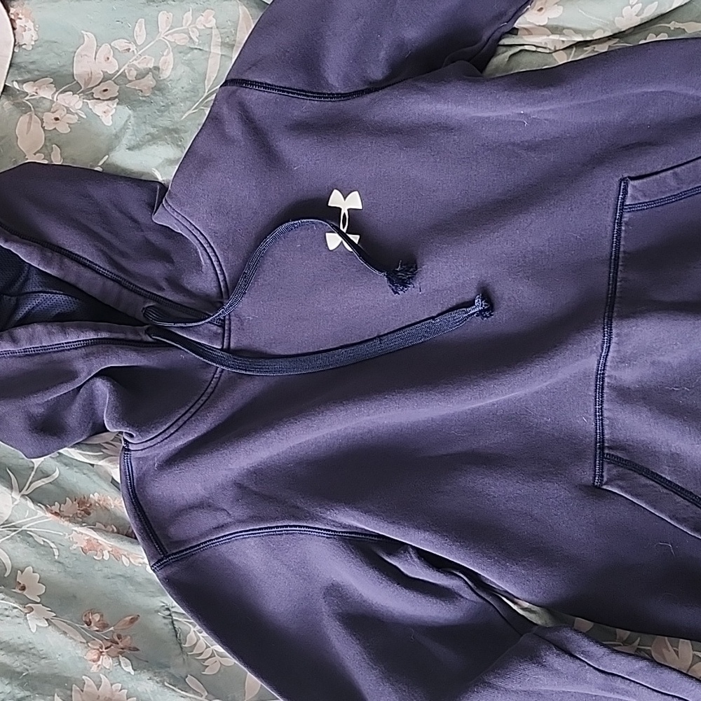 Under armor Size S sweater